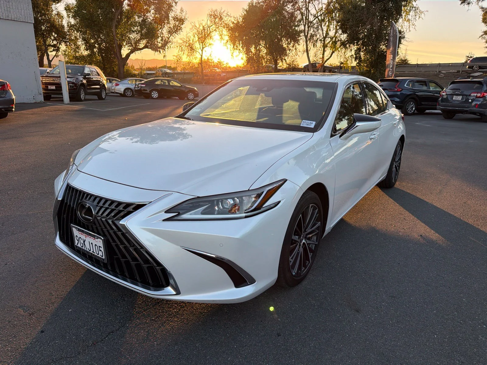 Used 2023 White Pearl Lexus 300h image 3