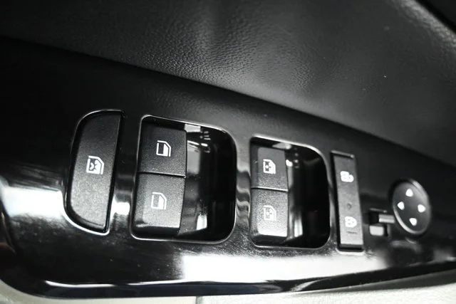 Used 2023 Black Kia X-Line image 28