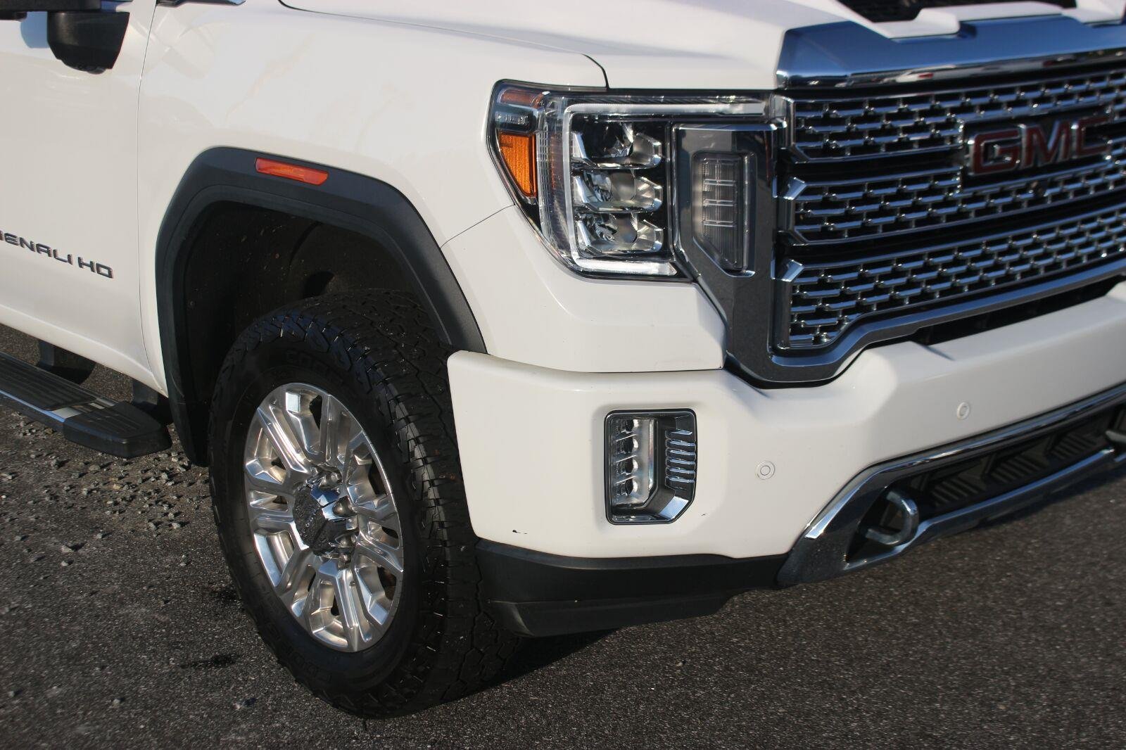 Used 2022 SUMMIT WHITE GMC Denali image 9