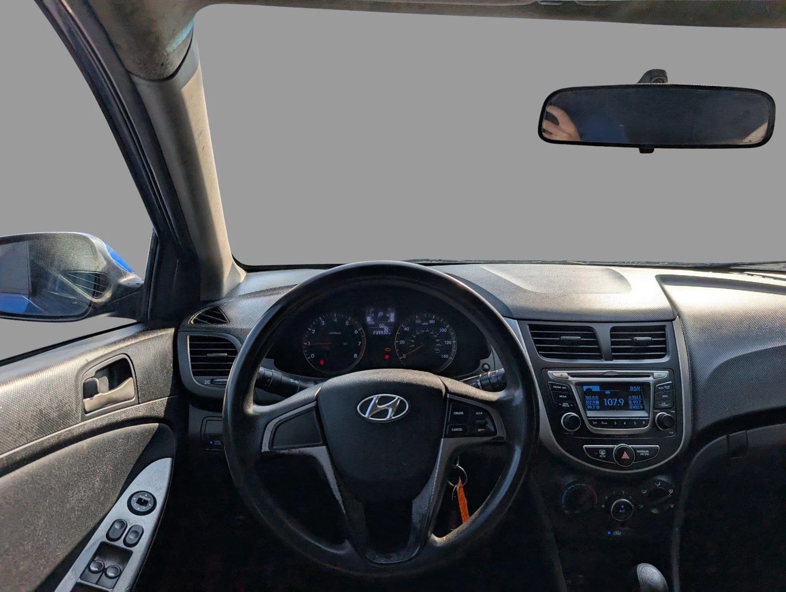 Used 2017 Pacific Blue Pearl Hyundai SE image 30