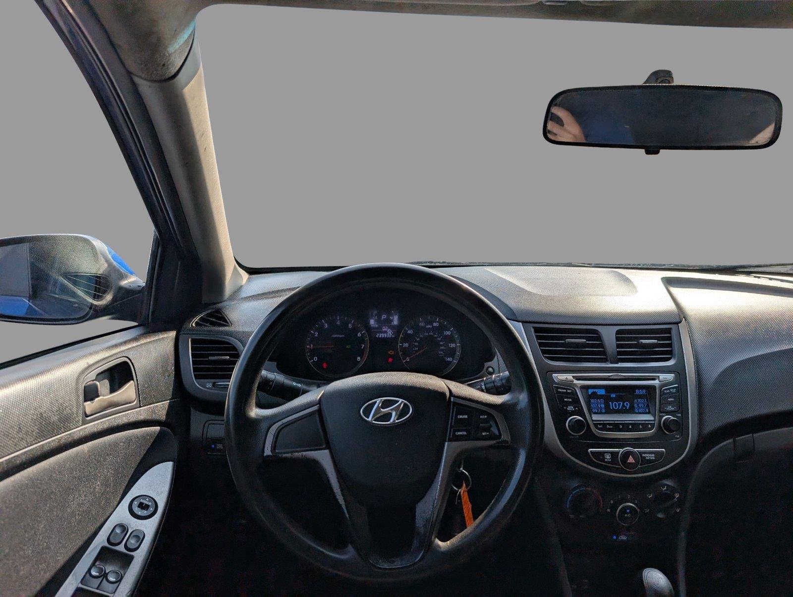 Used 2017 Pacific Blue Pearl Hyundai SE image 30