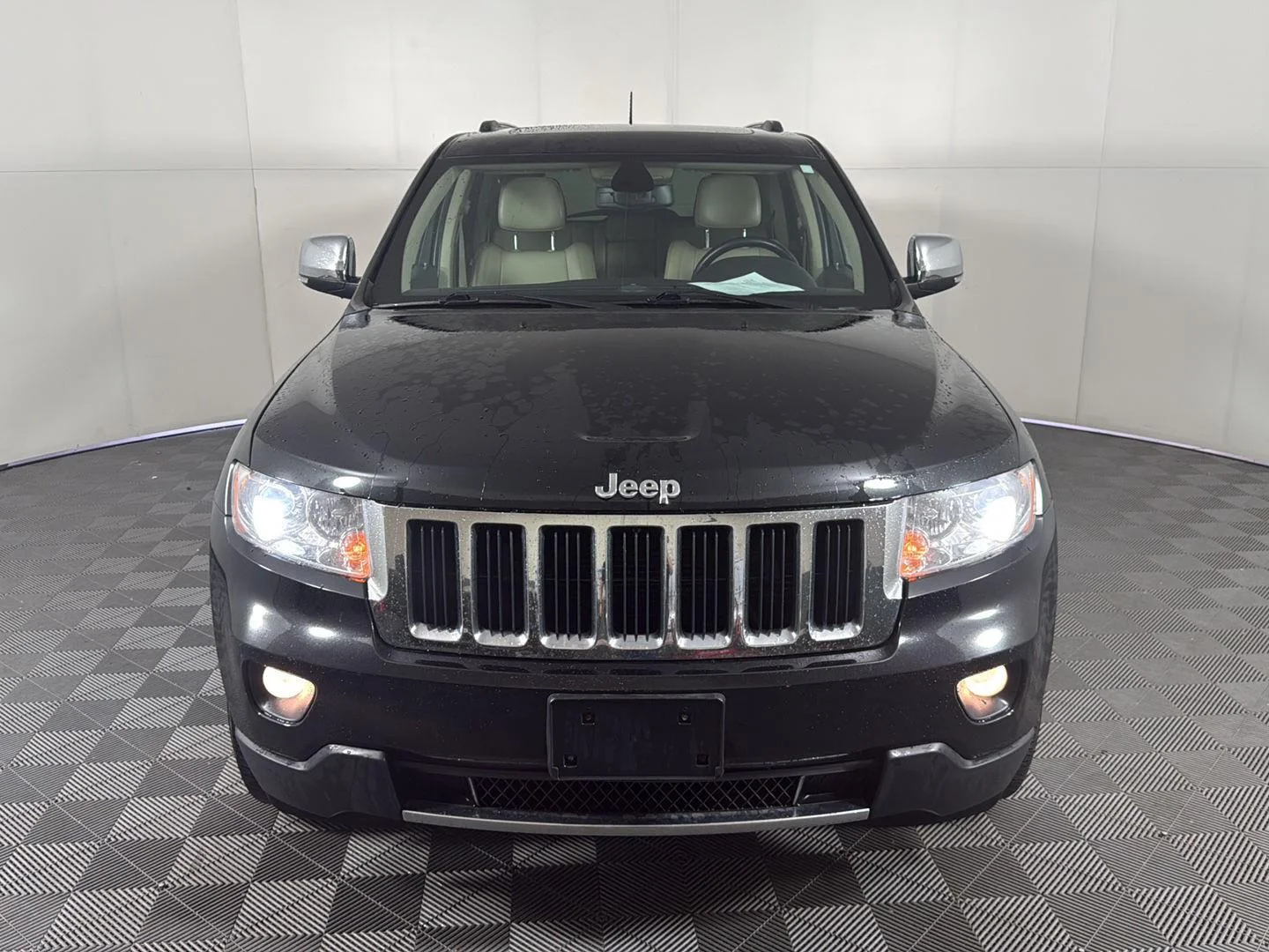 Used 2013 Brilliant Black Crystal Pearl Jeep Limited image 2