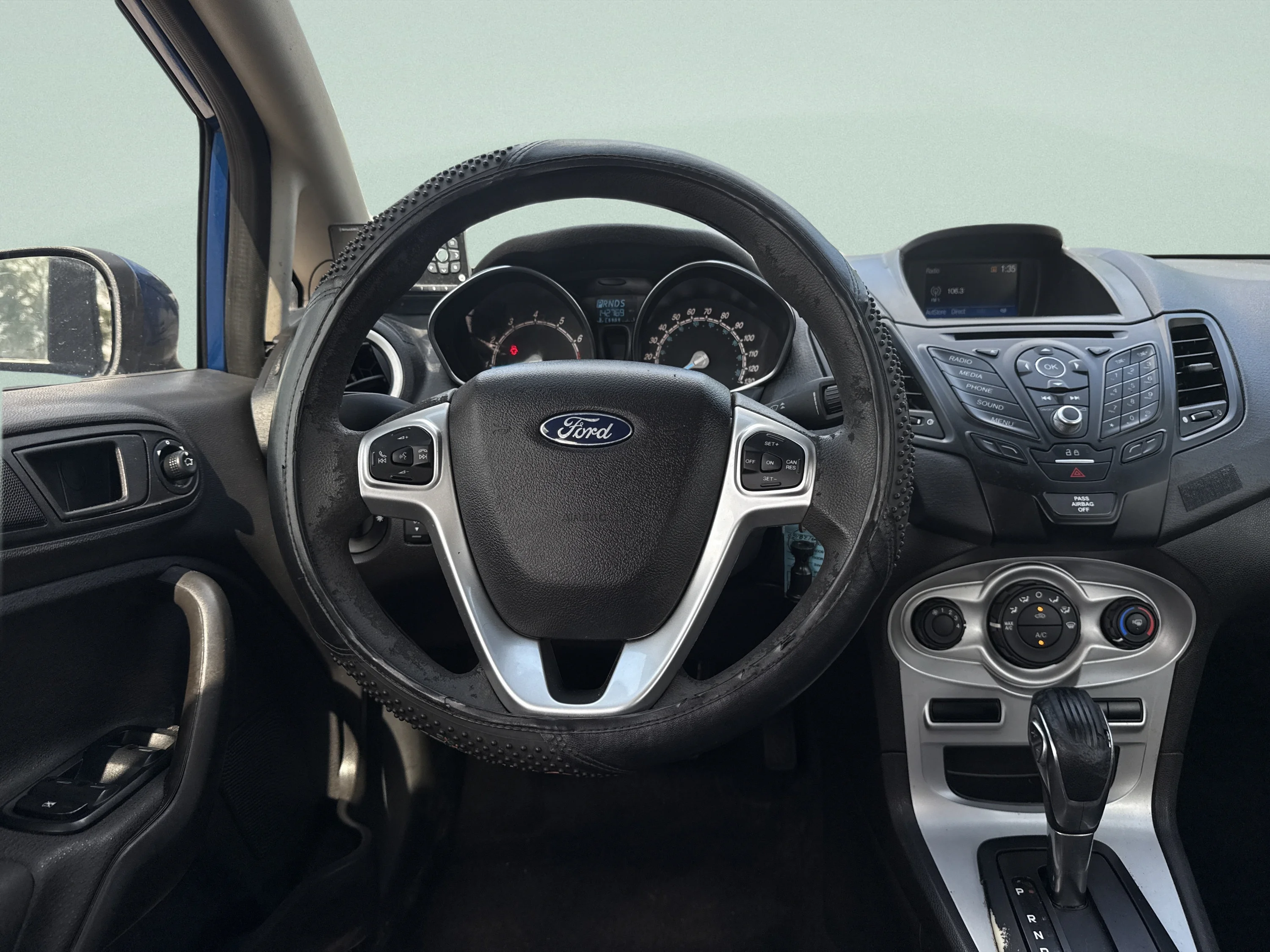 Used 2018 Lightning Blue Metallic Ford SE image 19