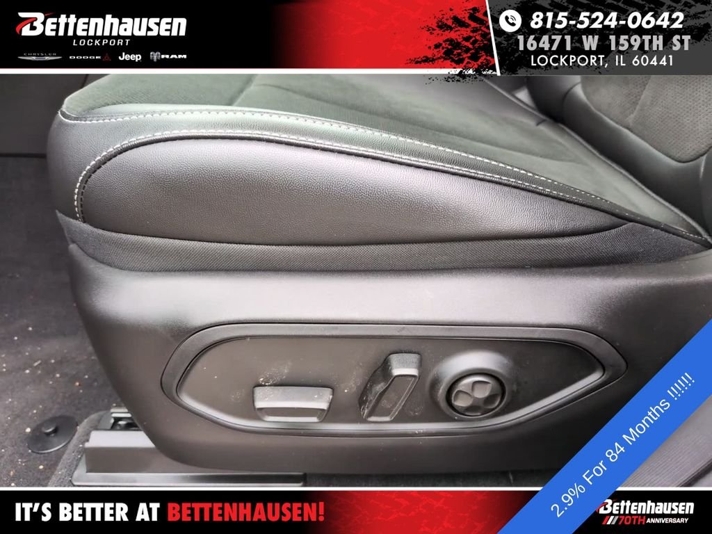 New 2026 Baltic Gray Metallic Clear-Coat Exterior Paint Jeep Laredo Altitude image 17