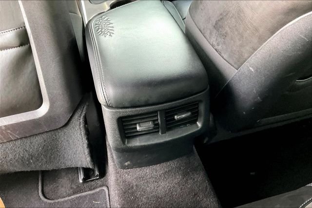 Used 2022 White Dodge SXT image 31