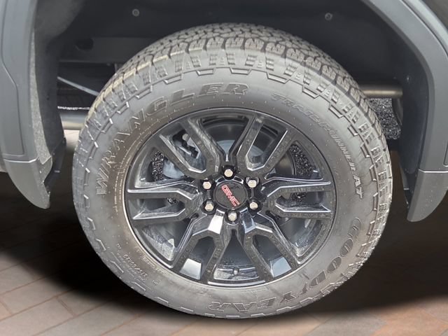 New 2026 Onyx Black GMC Elevation image 23