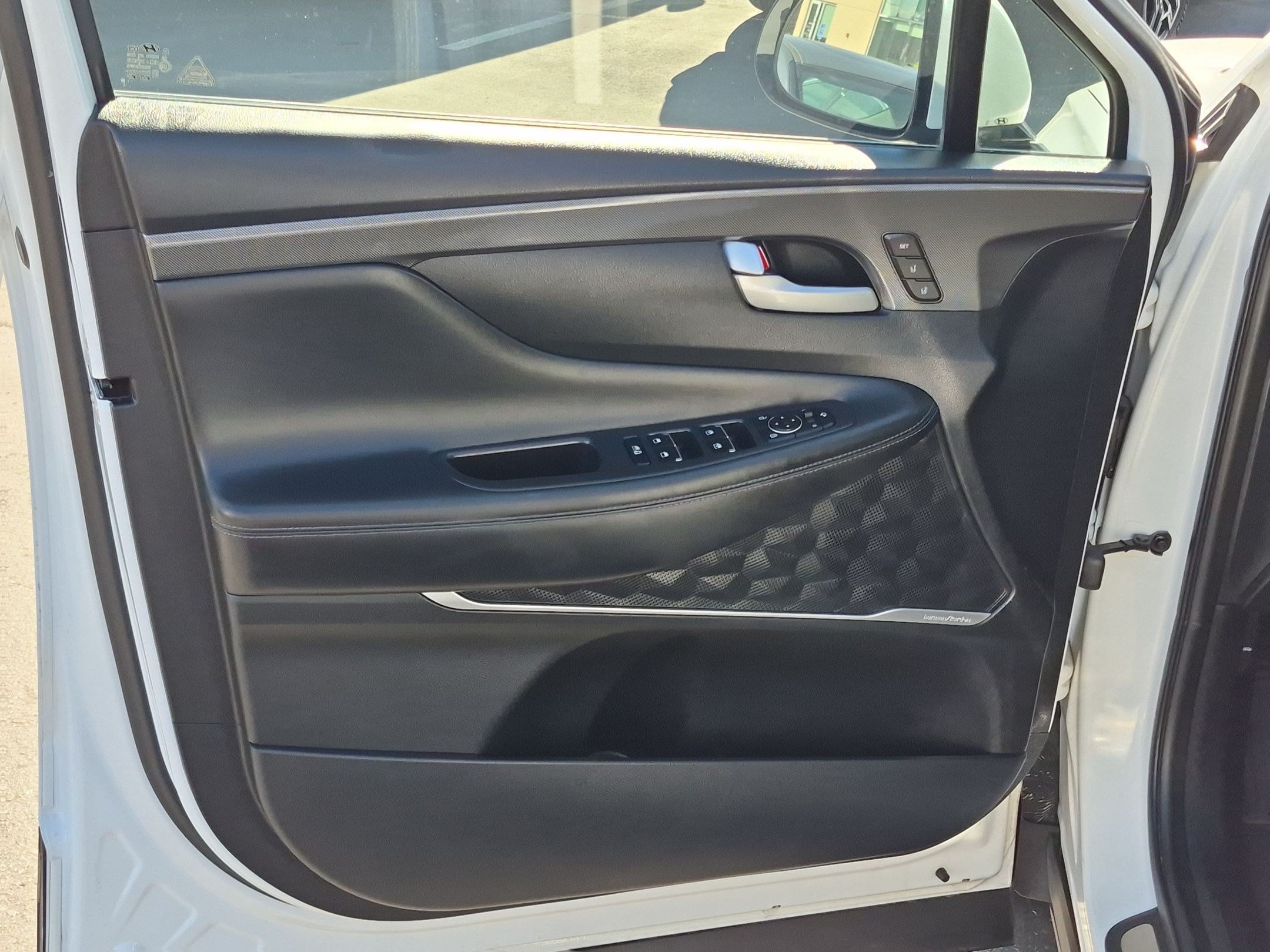Used 2021 Quartz White Hyundai Limited image 12