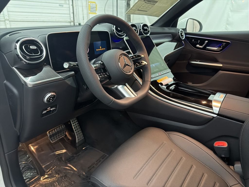New 2026 Polar White Mercedes-Benz GLC 300 image 12