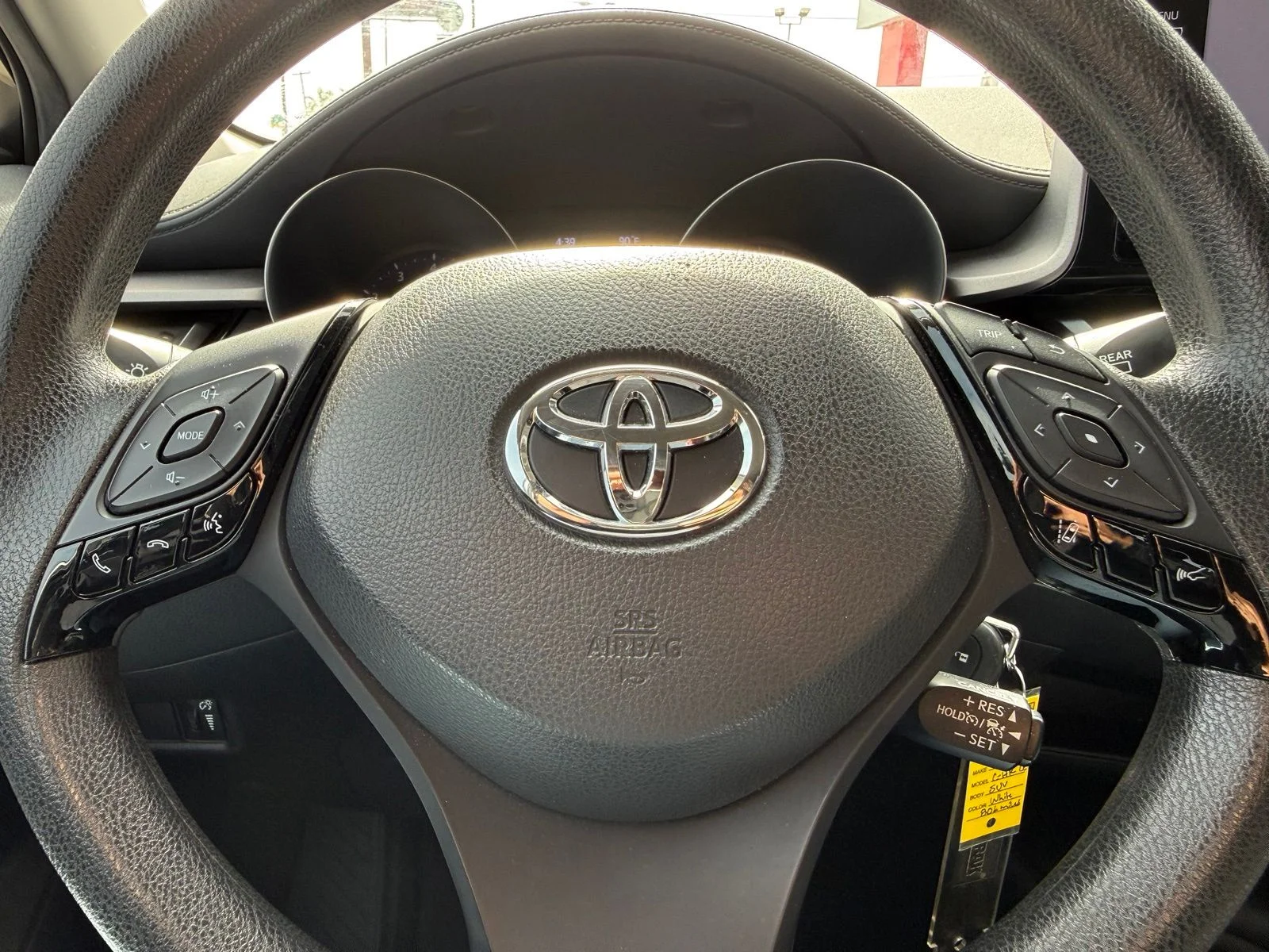 Used 2021 White Toyota LE image 9