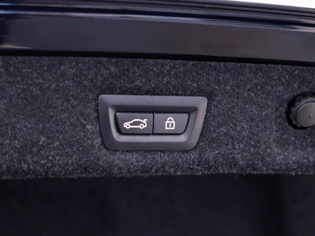 Used 2018 Black BMW M550i xDrive image 33