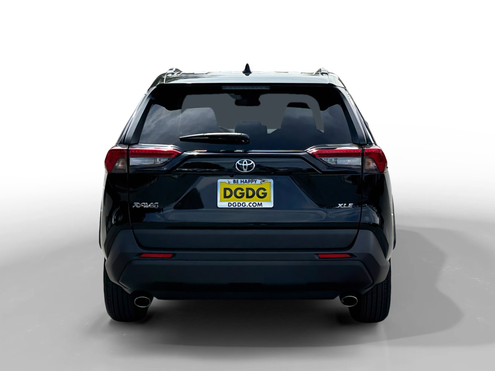 Used 2025 Midnight Black Metallic Toyota XLE image 4