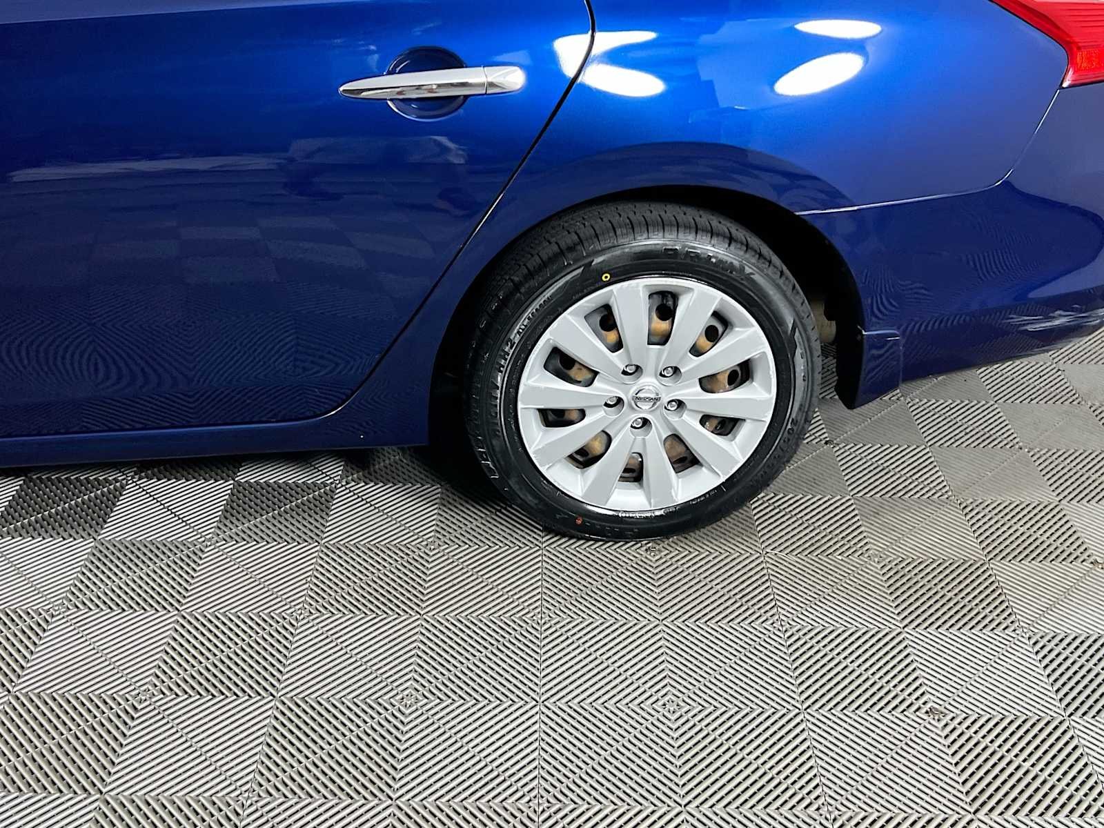 Used 2019 Deep Blue Pearl Nissan S image 29