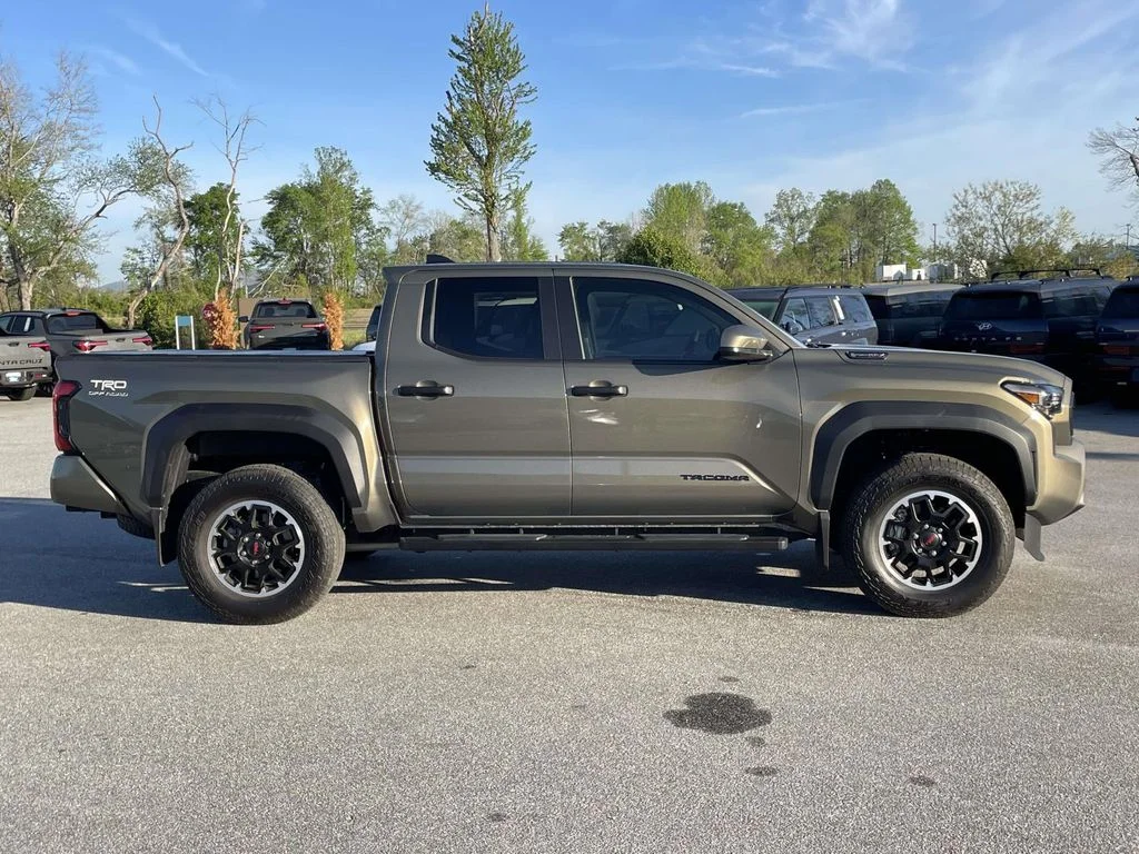 2025 Toyota Tacoma TRD Off Road - Photo 31