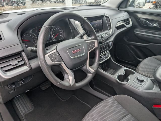Used 2024 White GMC SLE image 9