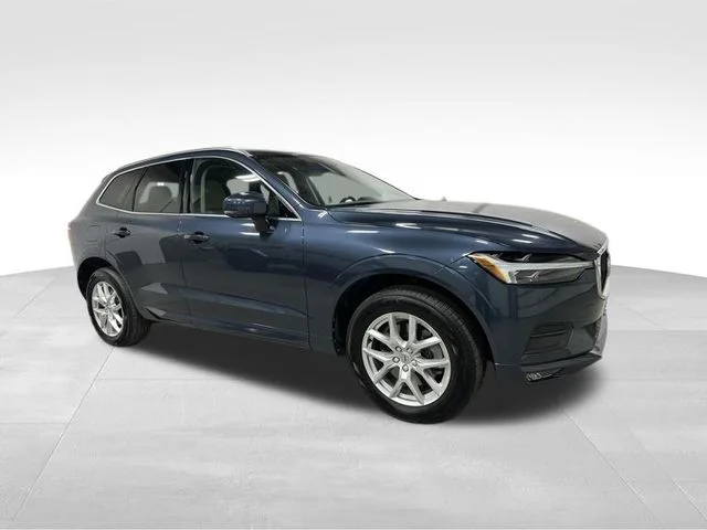 Used 2021 Denim Blue Metallic Volvo T6 Momentum image 3