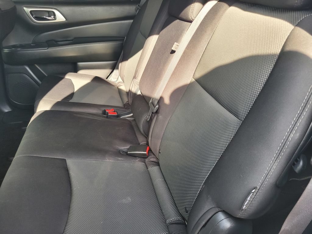 2019 Nissan Pathfinder S - Photo 17