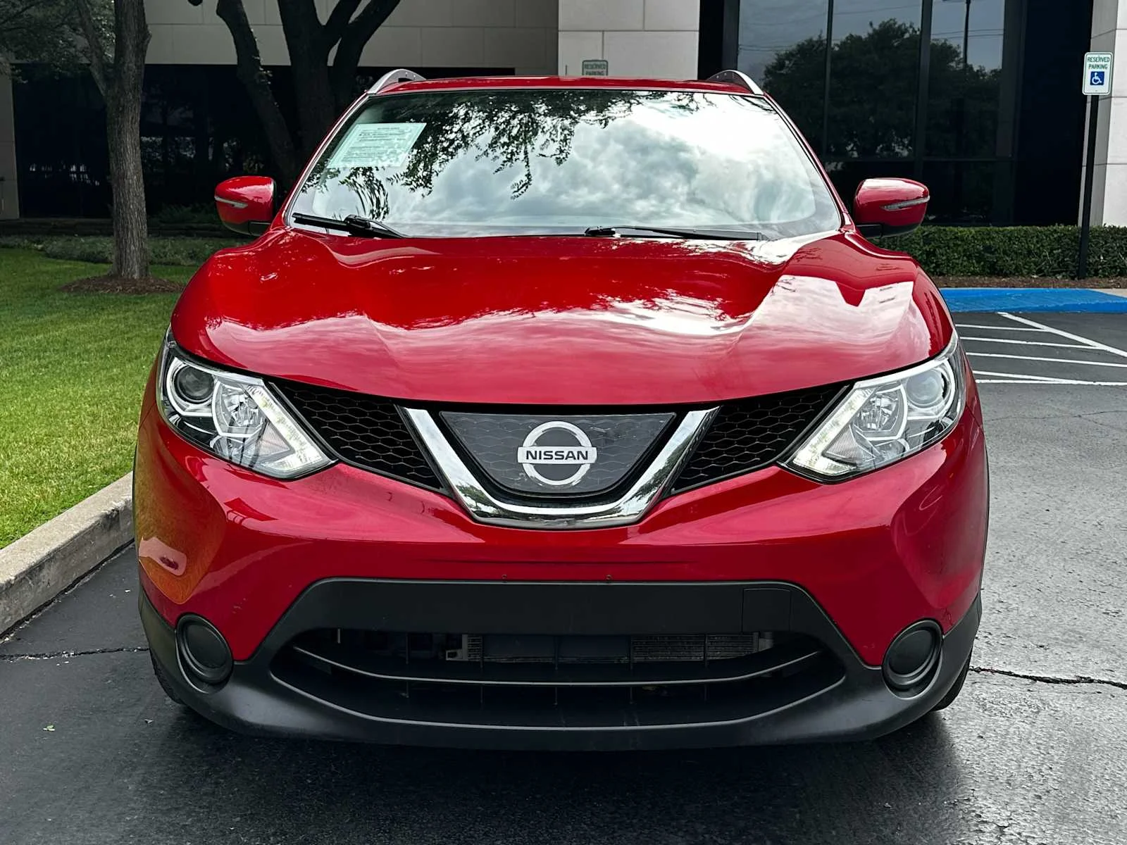 Used 2018  Nissan SV image 2