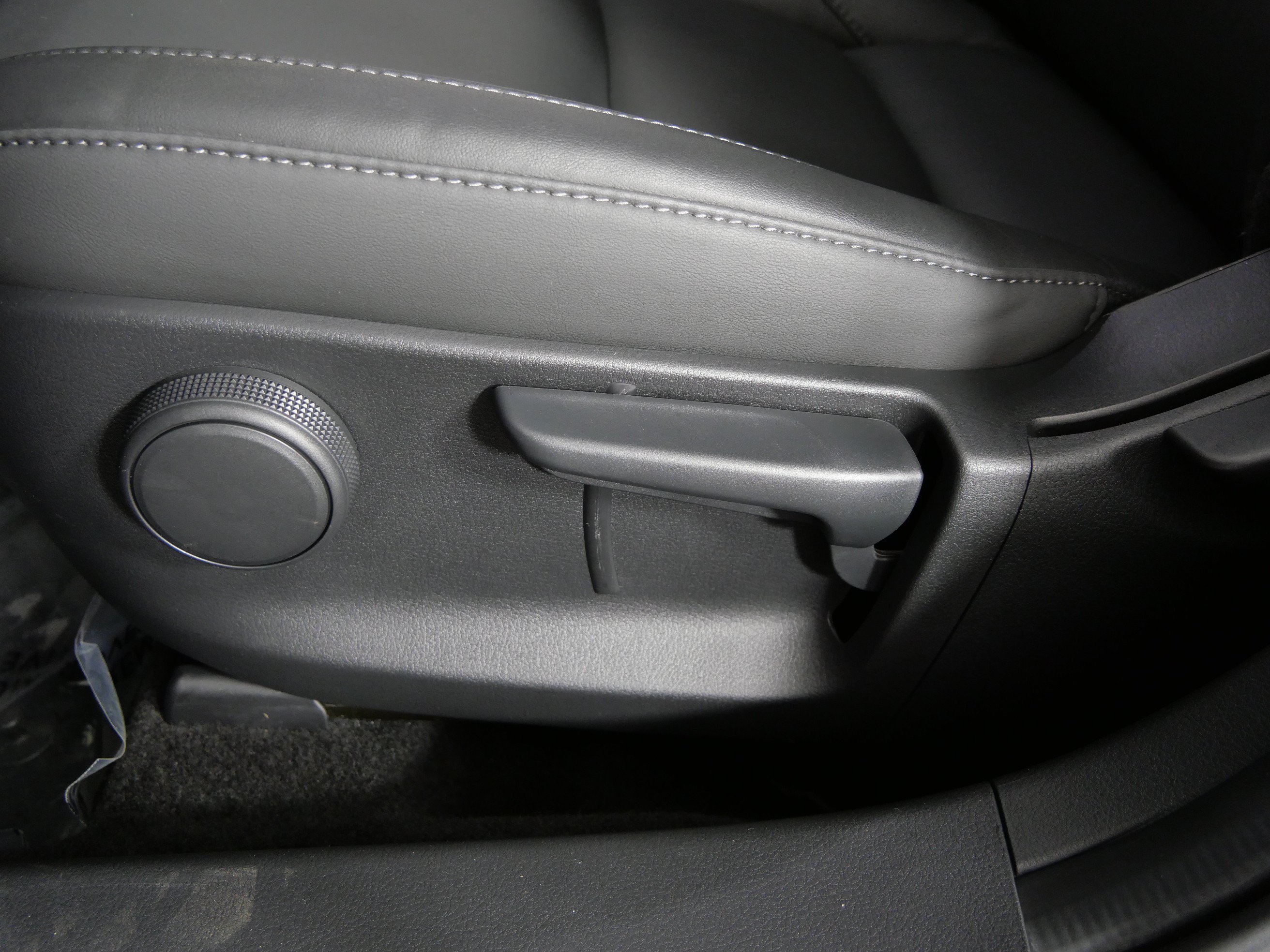 Certified Used 2025 Aero Gray Metallic Mazda 2.5 S Select Sport image 32