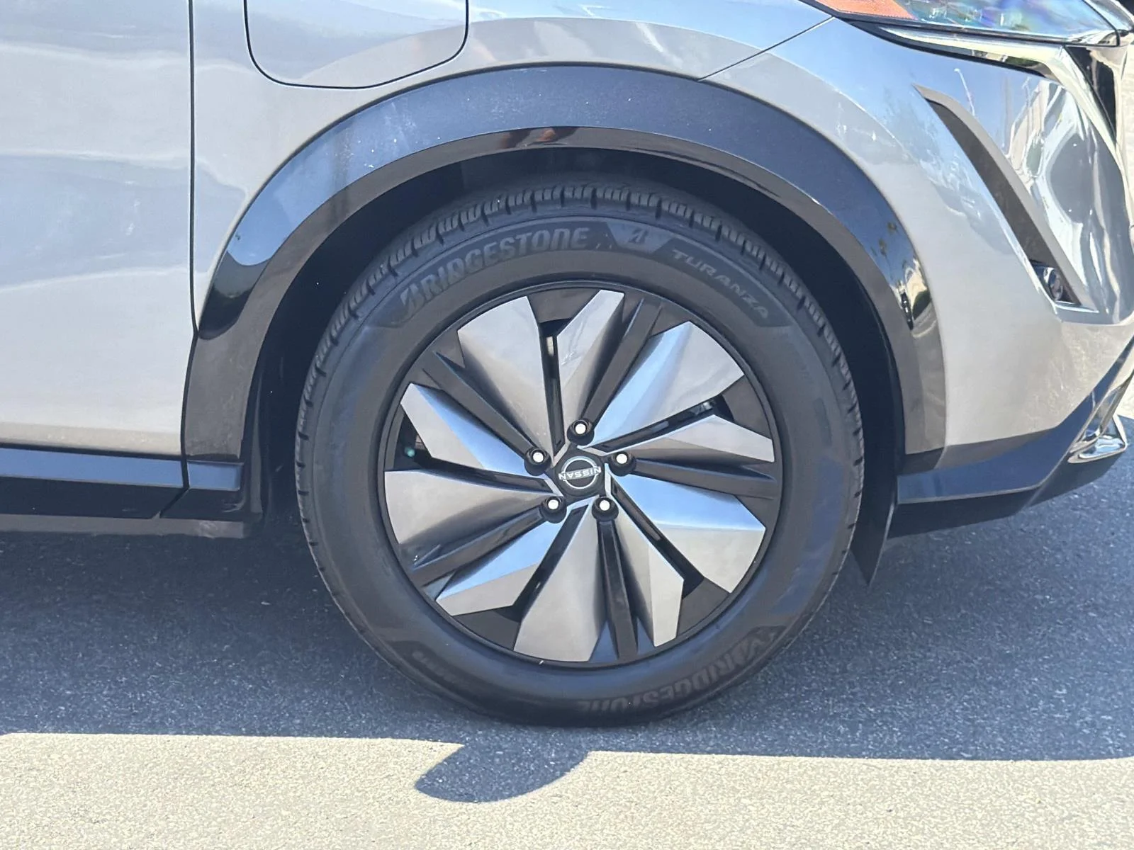 Used 2023 GUN METALLIC Nissan ENGAGE image 36