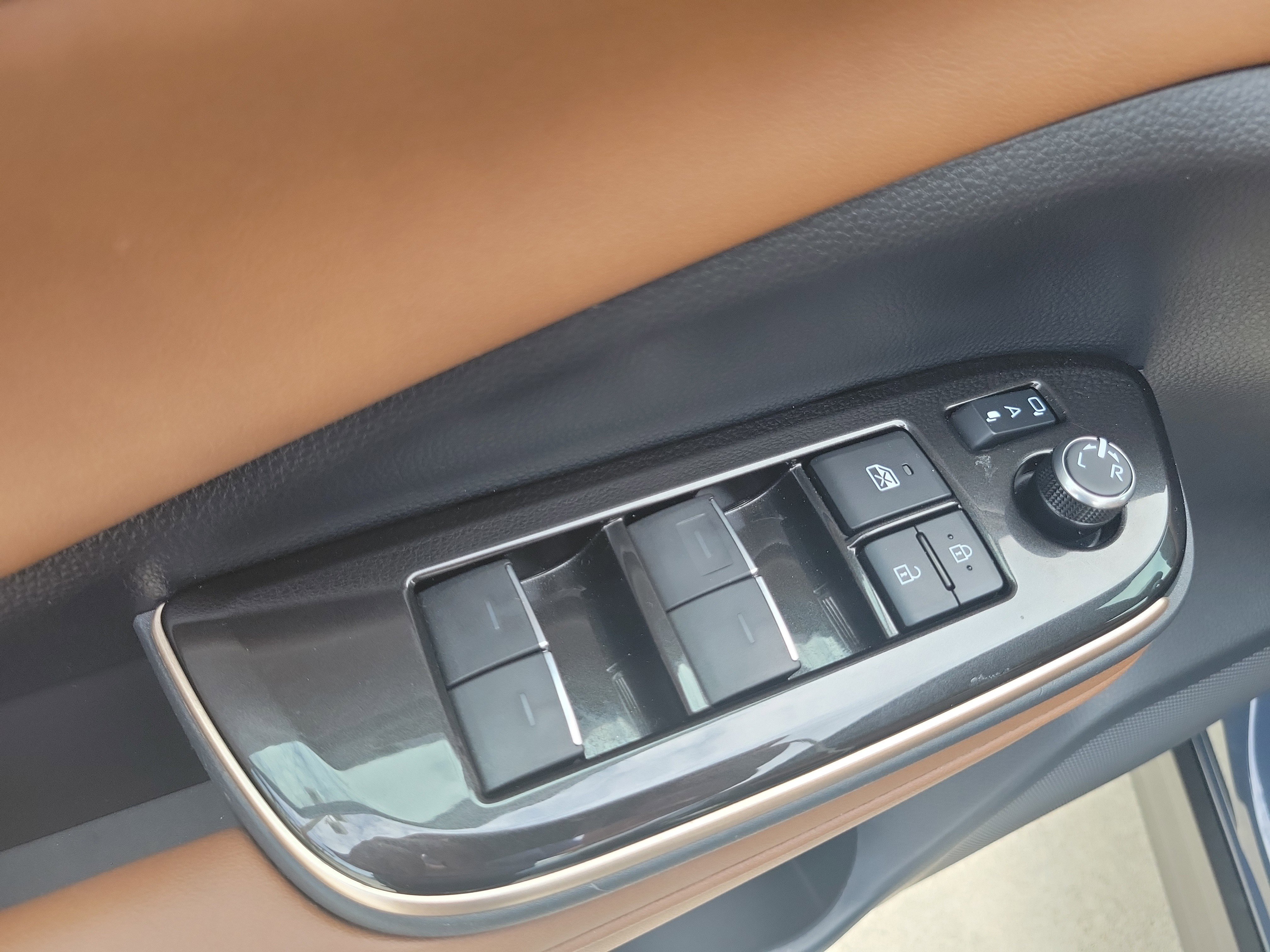 Certified Used 2025 Cloud Toyota XLE image 22