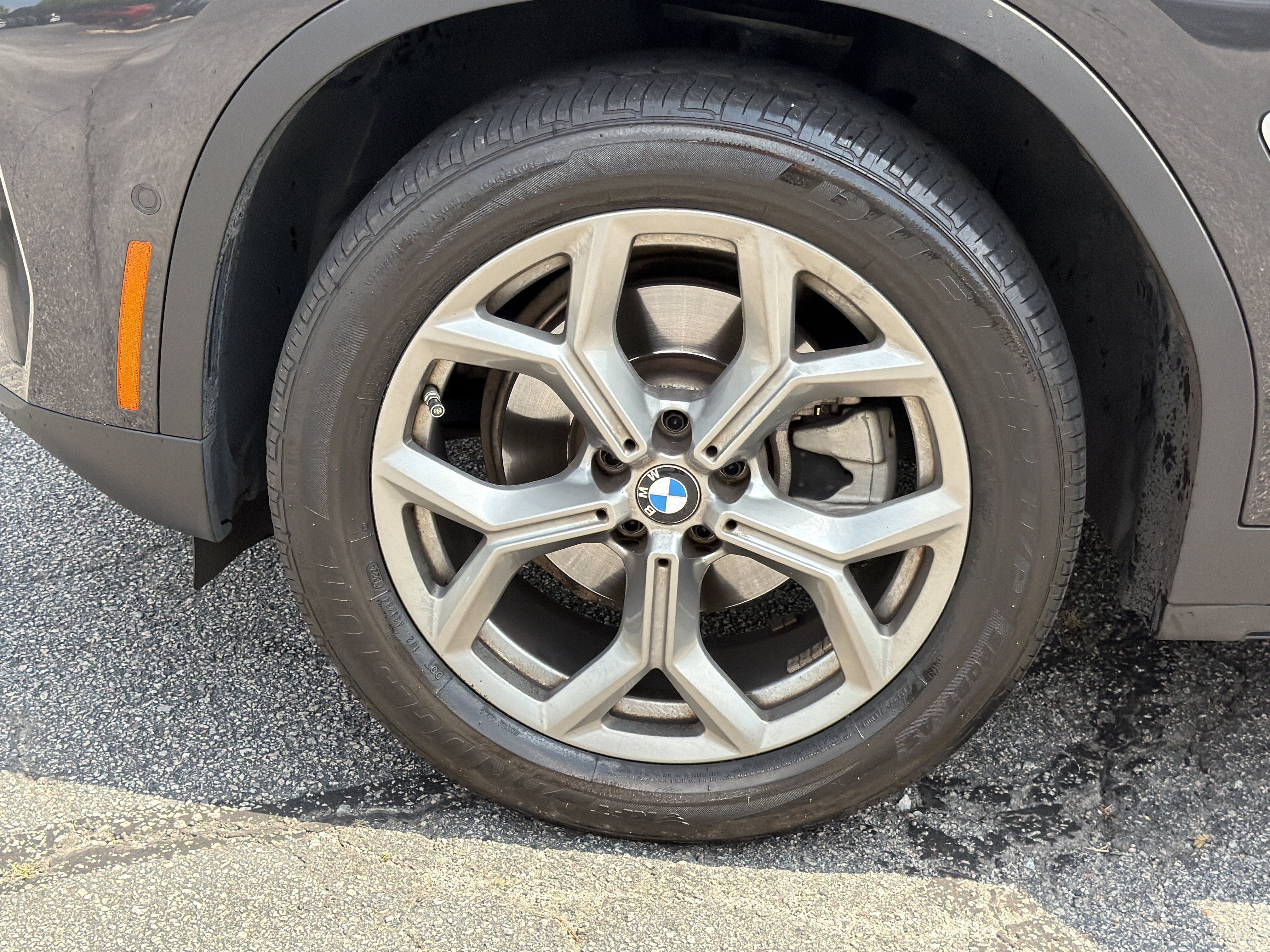 Used 2023 Dark Graphite Metallic BMW sDrive30i image 33