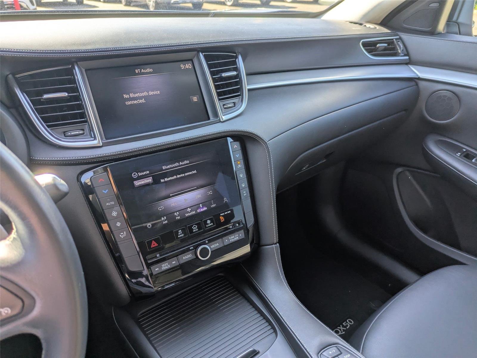 Used 2020  INFINITI  image 19