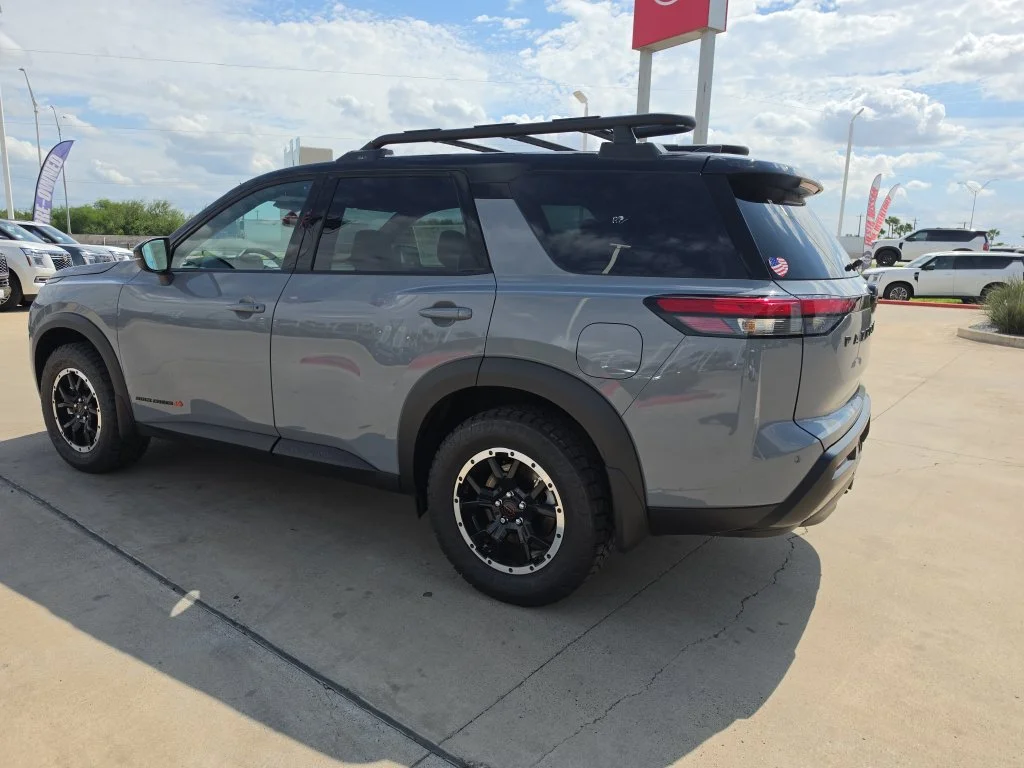 New 2026 Boulder Gray Pearl / Super Black Two-tone Nissan Rock Creek® image 4