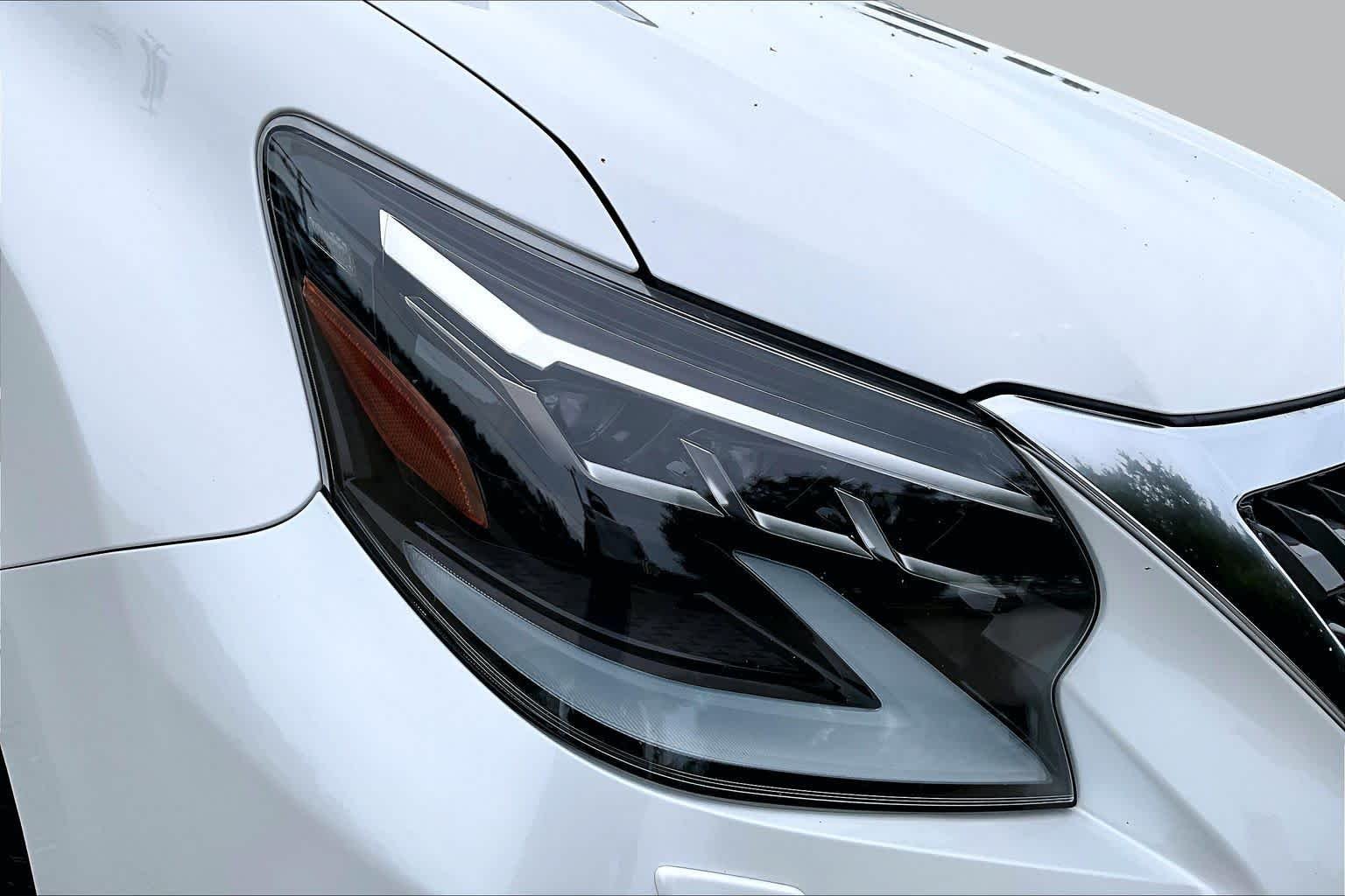 Used 2021 Starfire Pearl Lexus Luxury image 28