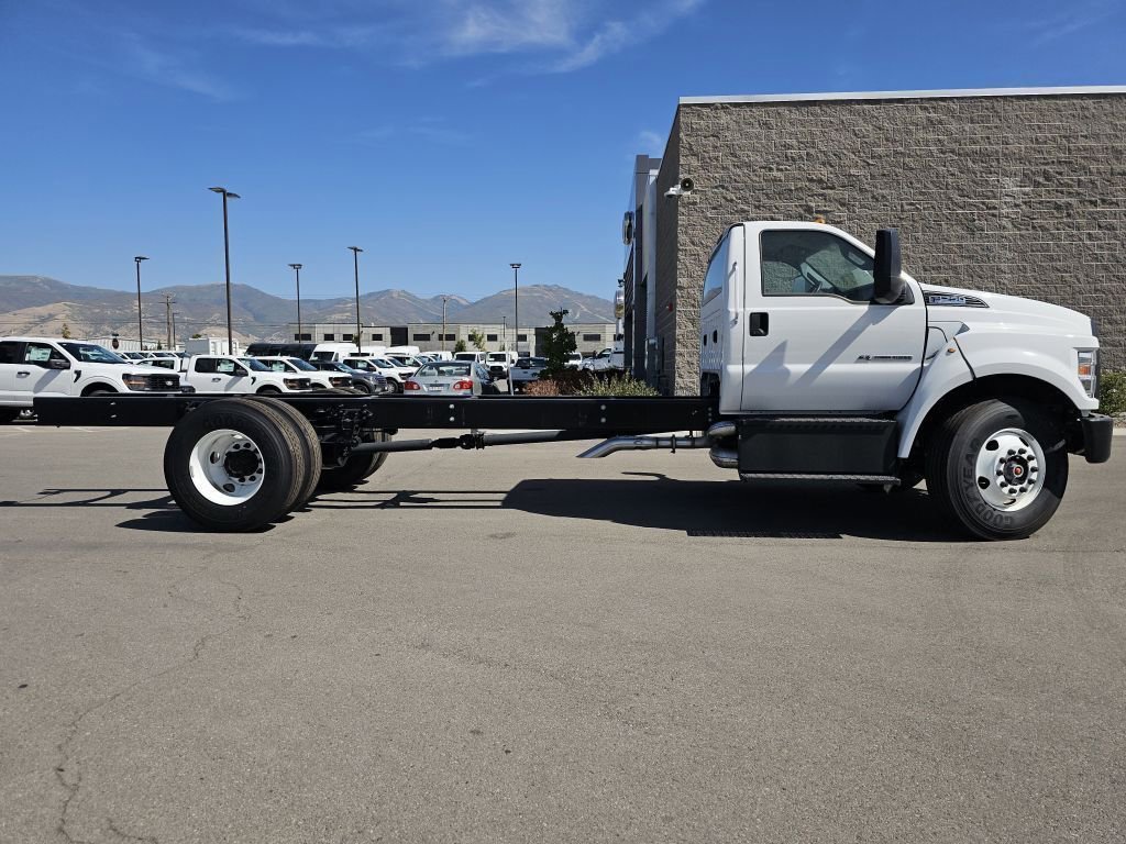 New 2025 Oxford White Ford Base image 27