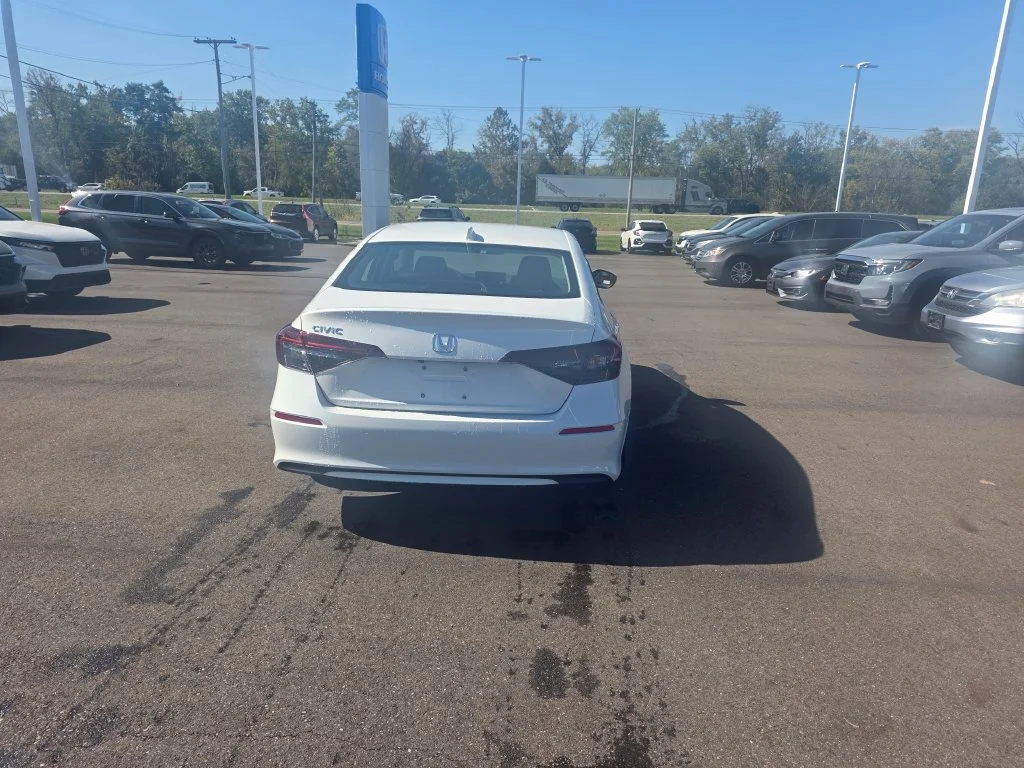 New 2026 Platinum White Pearl Honda LX image 4