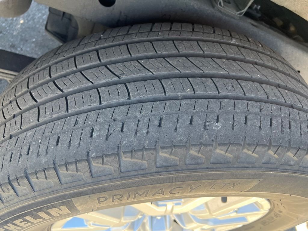 Used 2022 Blue Nissan SV image 11