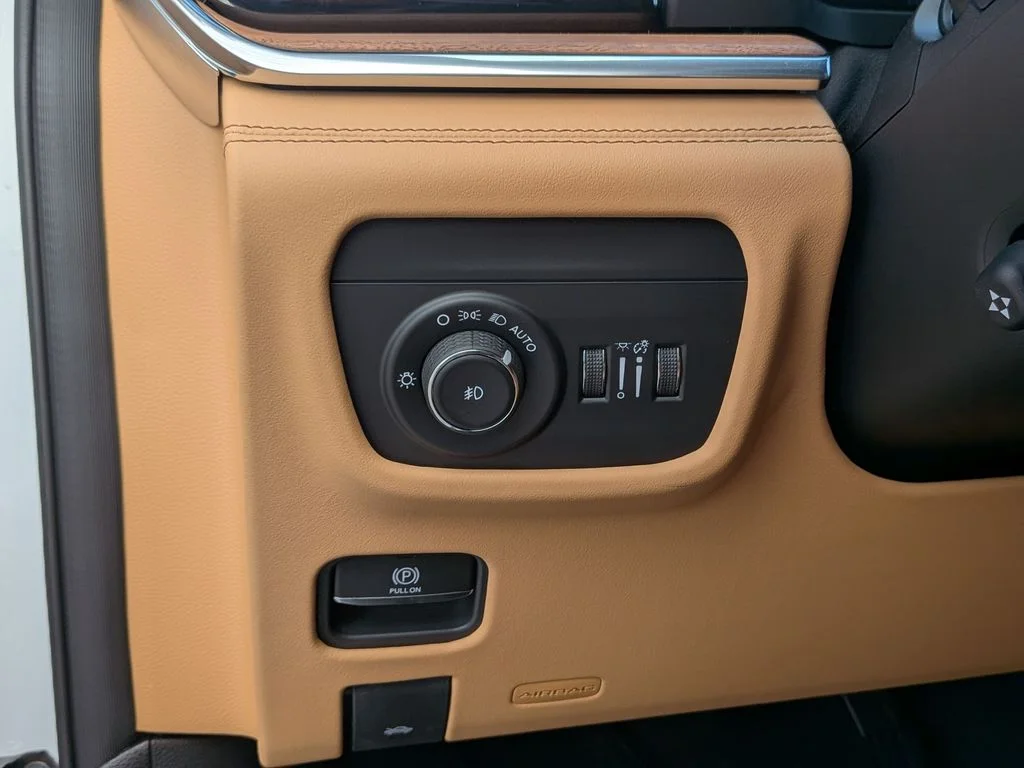 Used 2026 White Jeep Summit image 16