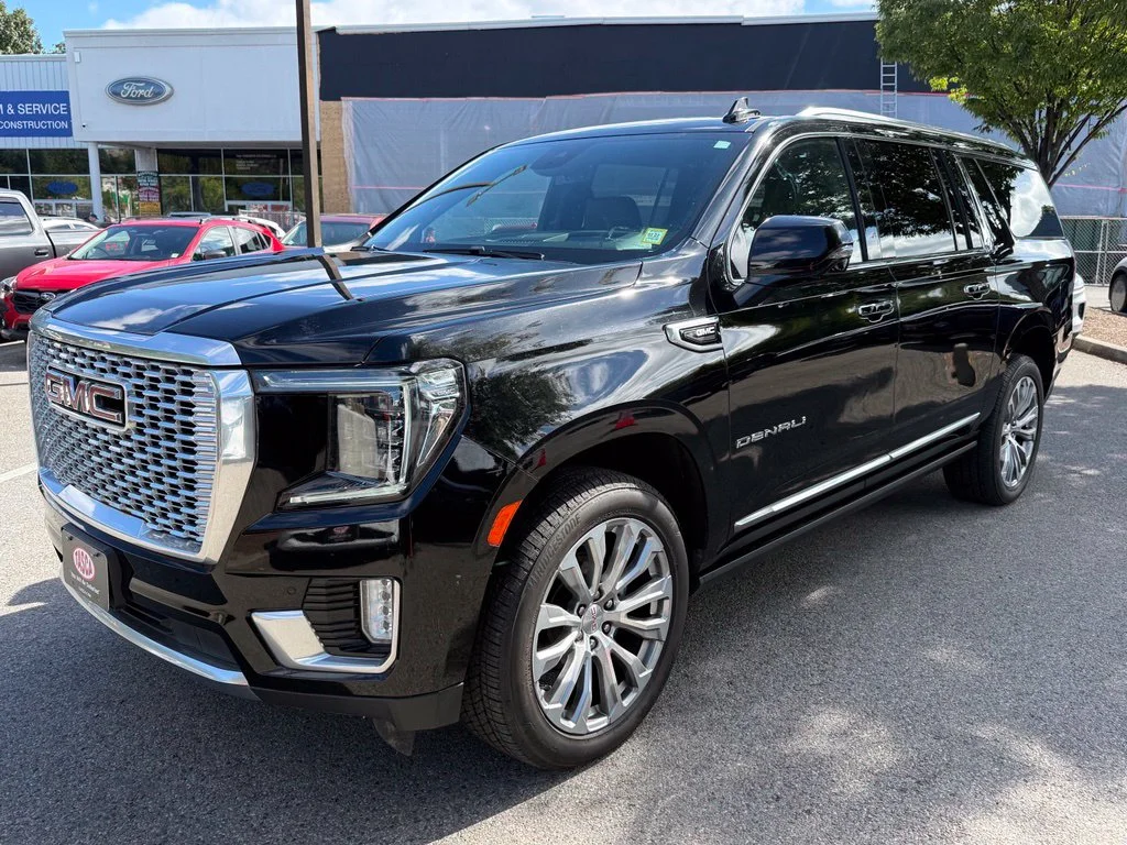 Used 2024 Onyx Black GMC Denali image 4