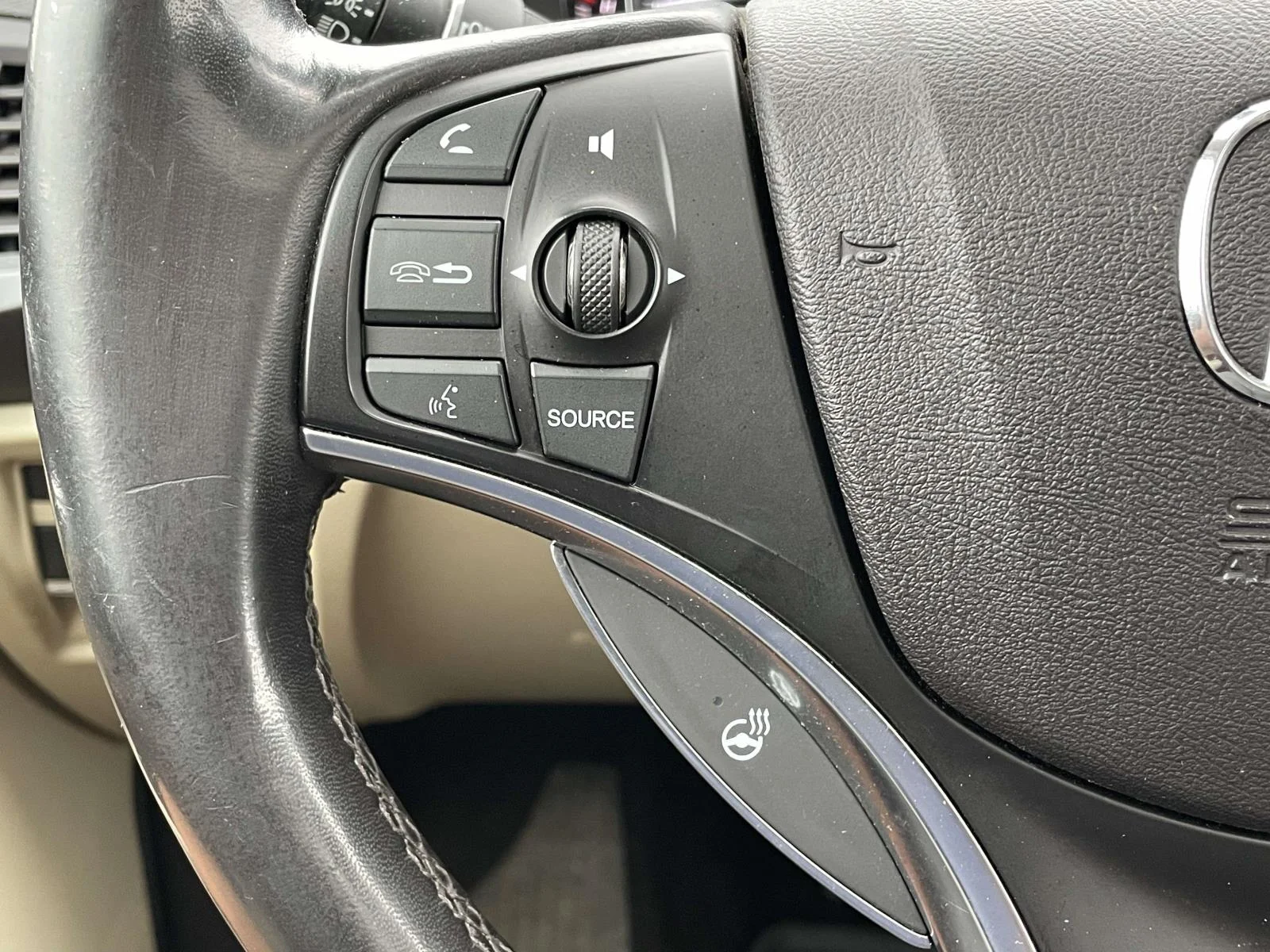 Used 2017 White Diamond Pearl Acura w/Advance Pkg image 11