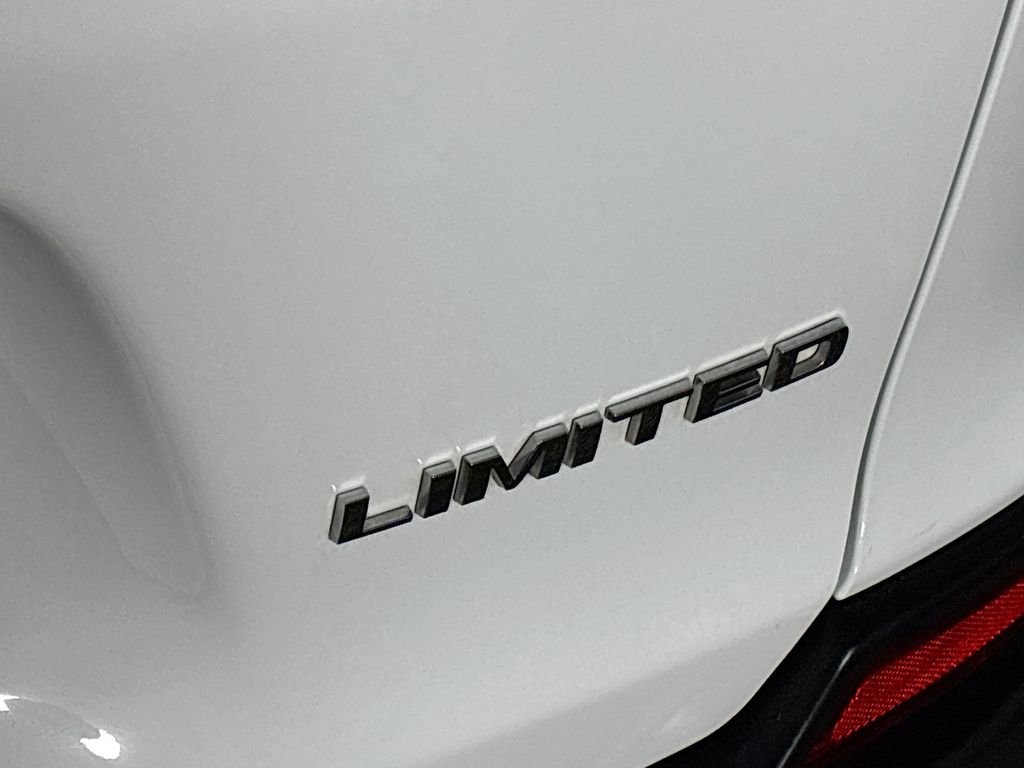 Used 2022 Bright White Clearcoat Jeep Limited image 24