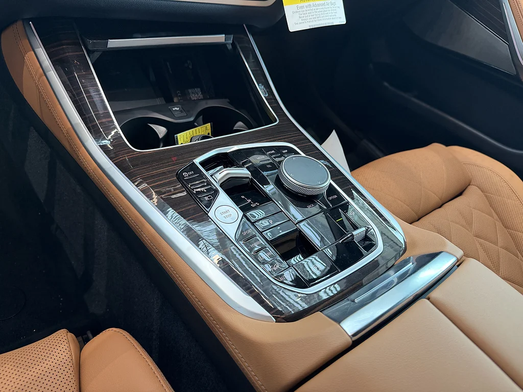 New 2026 Mineral White Metallic BMW xDrive50e image 10