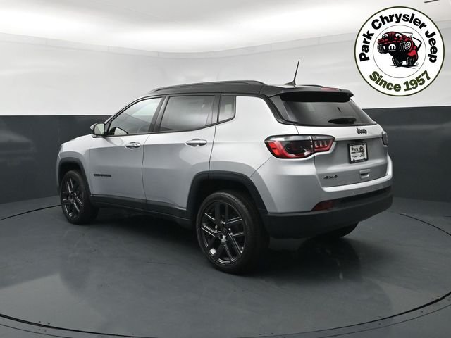 New 2026 Silver Zynith Metallic Clear-Coat Exterior Paint Jeep Limited image 4