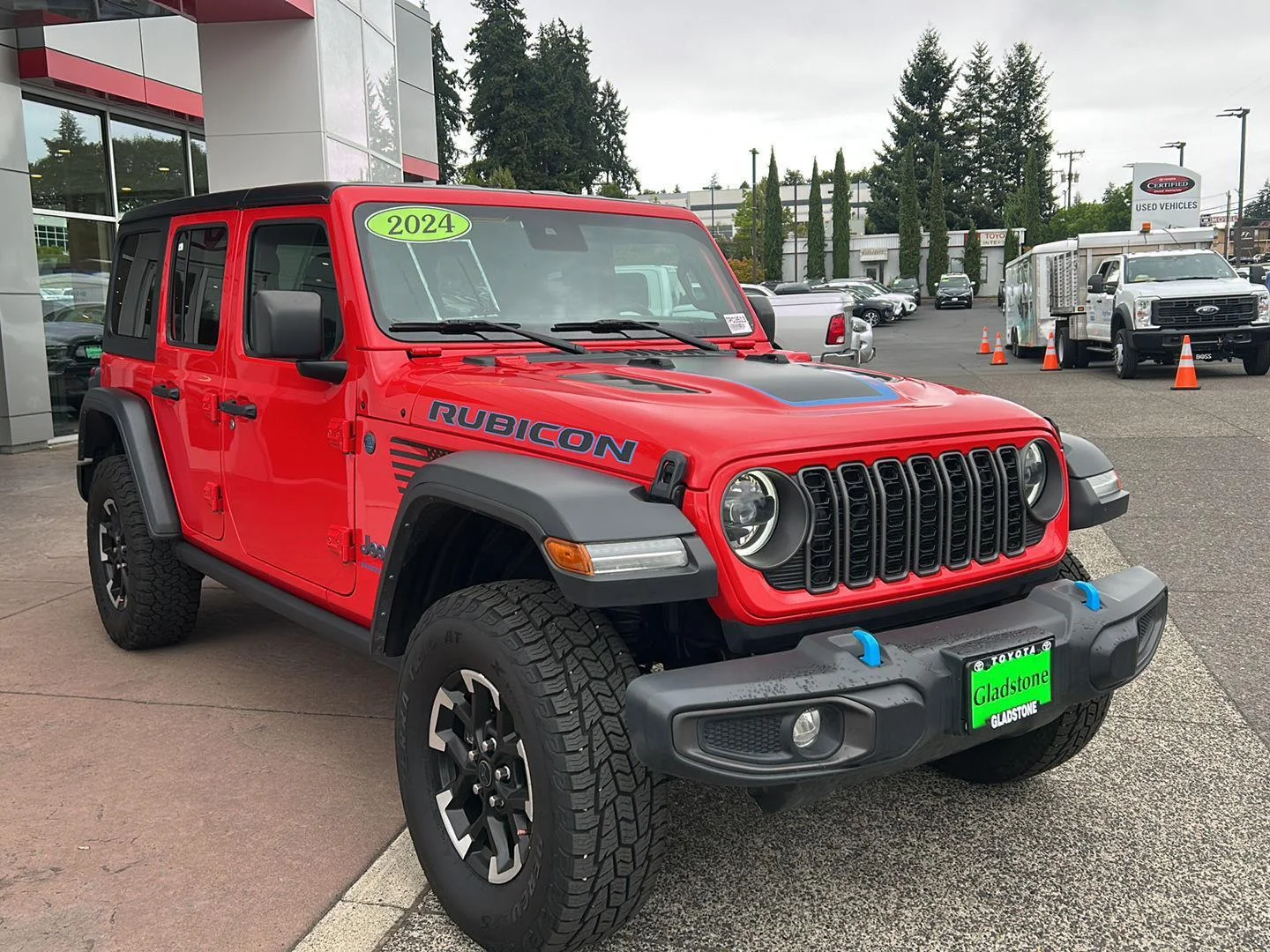 Used 2024 Firecracker Red Clearcoat Jeep Rubicon image 6