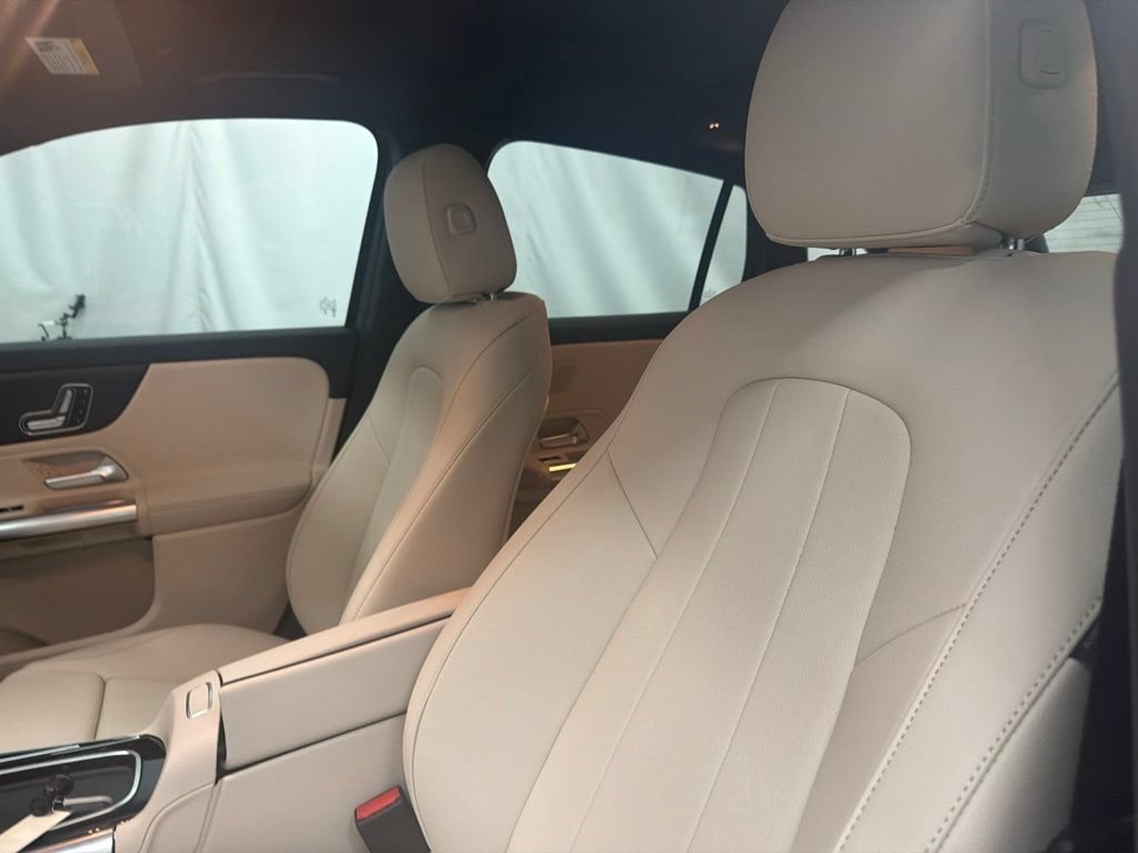 New 2026 Mountain Grey Metallic Mercedes-Benz GLA 250 image 46