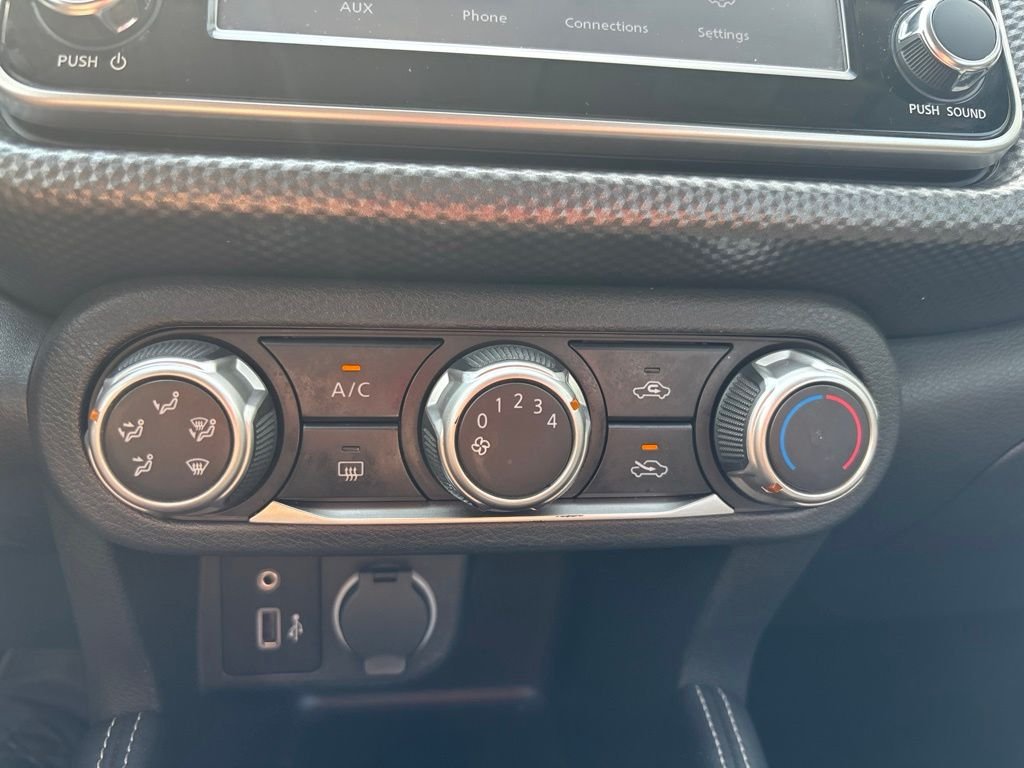 Used 2018 Silver Nissan S image 25