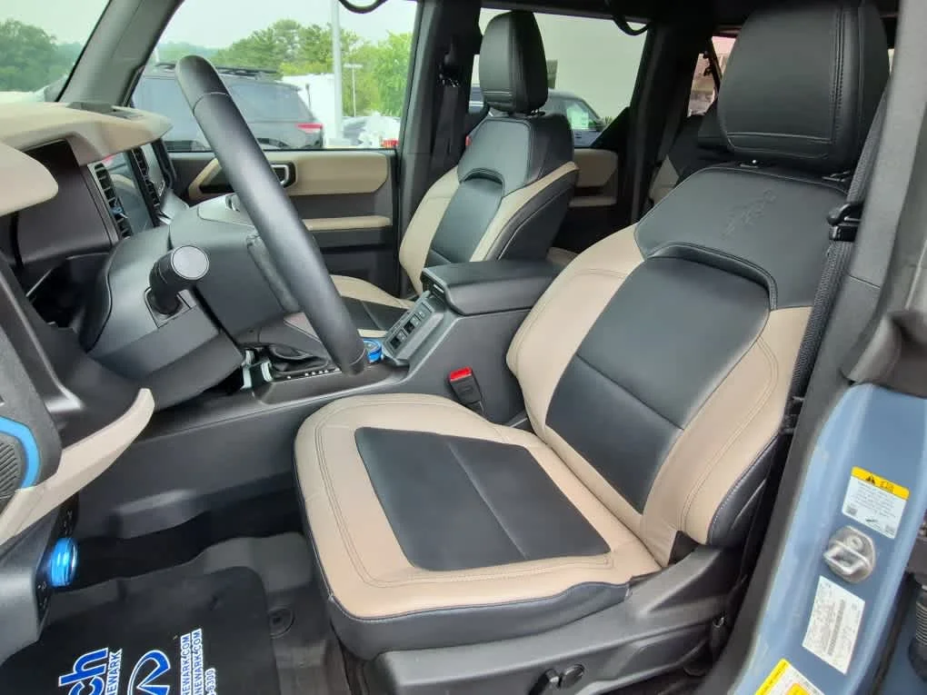 Used 2023 Azure Gray Metallic Tri-Coat Ford Wildtrak image 10