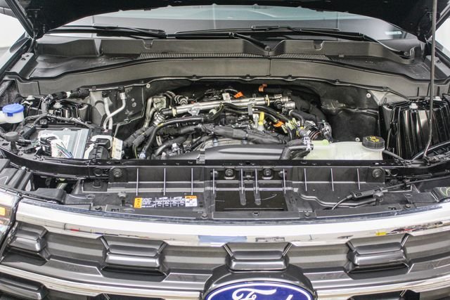 New 2027 Agate Black Metallic Ford Active image 26