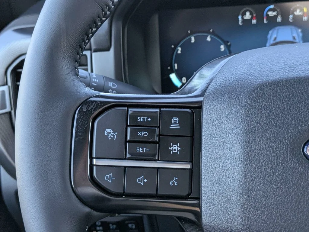 New 2026 Star White Metallic Tri-Coat Ford Platinum® image 22