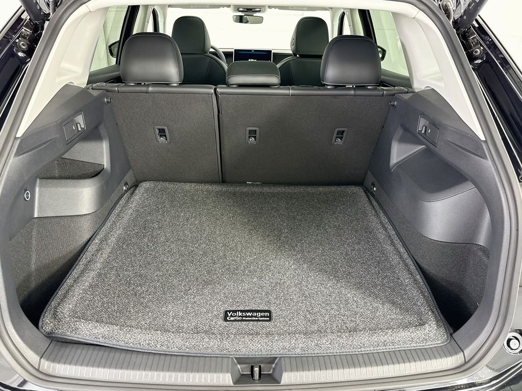 New 2026 Deep Black Pearl Volkswagen SE image 26
