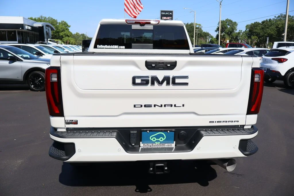 Used 2025 White GMC Denali Ultimate image 8
