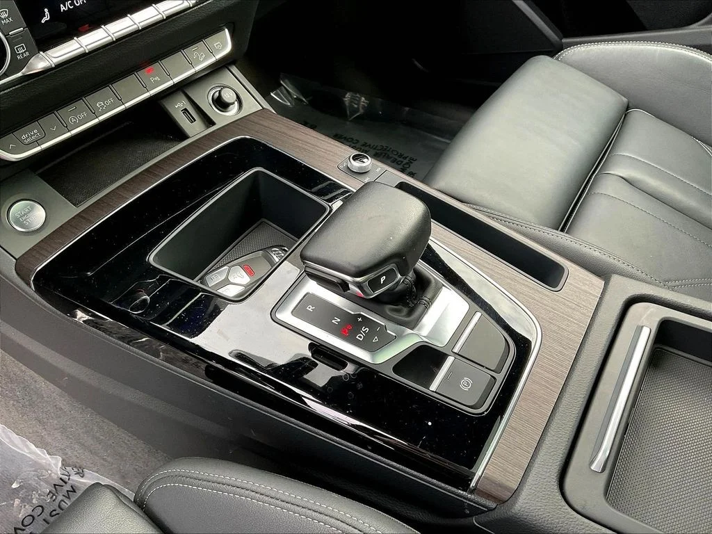 Used 2022 Daytona Gray Pearl Effect Audi 45 S line Premium image 18