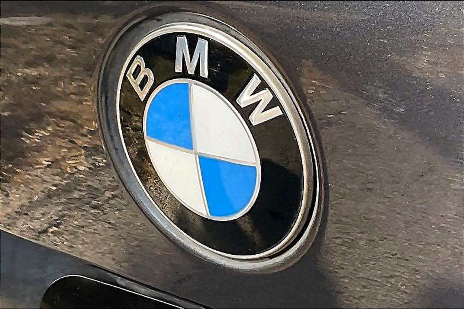 Used 2020 Arctic Gray Metallic BMW xDrive40i image 29