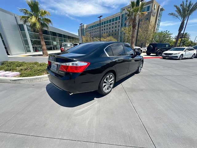 Used 2014 Still Night Pearl Honda Sport image 7