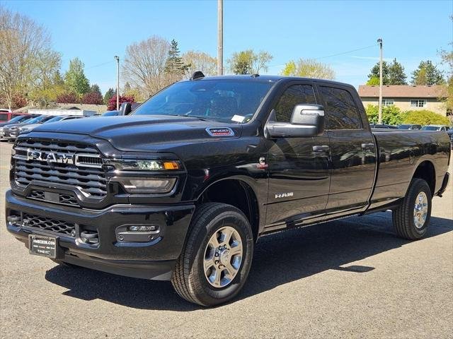 New 2026 Diamond Black Crystal Pearl-Coat Exterior Paint RAM BIG HORN image 3