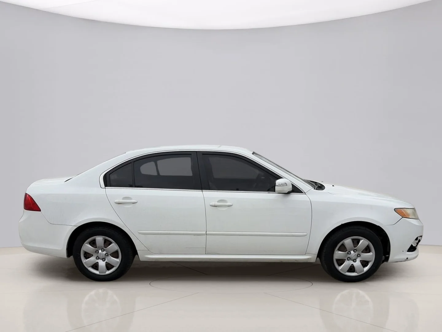 Used 2010 White Kia LX image 9